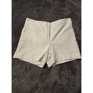 WHBM White Textured Floral Matelasse Tailored Shorts Womens Size 6